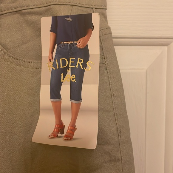 Tan Capris by Riders by Lee. Size is 18 - Picture 8 of 10